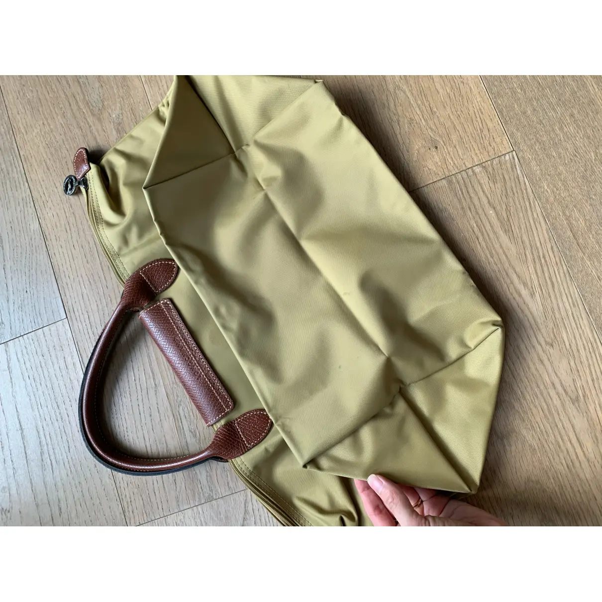 Buy Longchamp Leather bag online