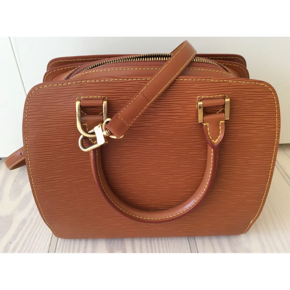 Buy Louis Vuitton Sorbonne Vintage leather handbag online - Vintage