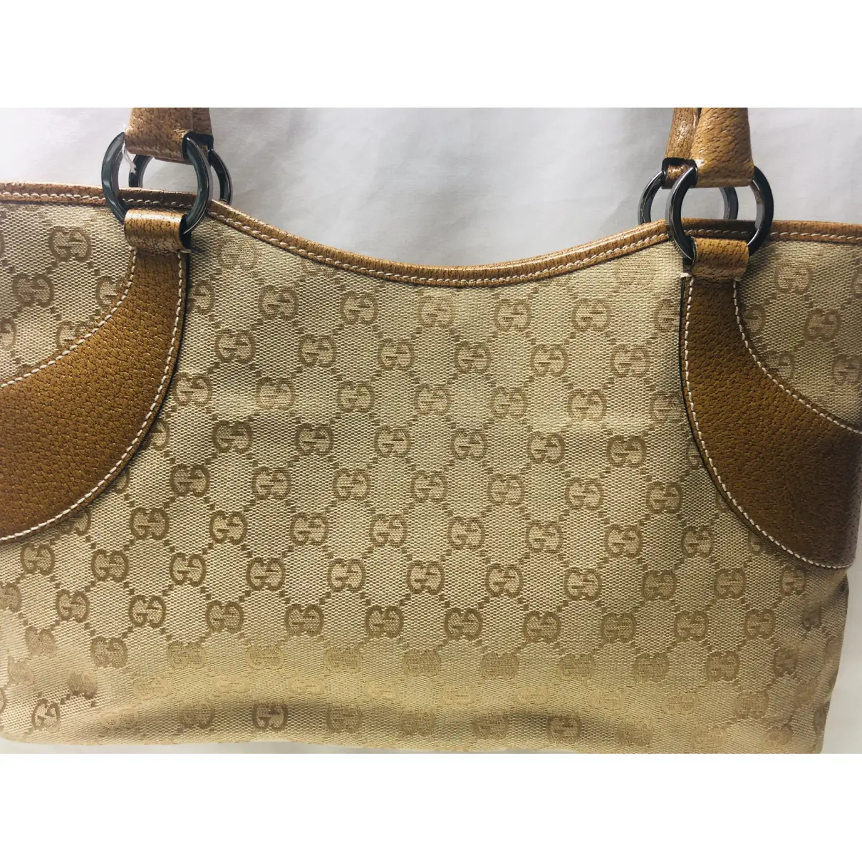 Buy Gucci Sukey leather handbag online