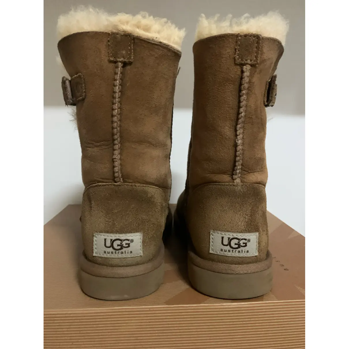 Leather snow boots Ugg