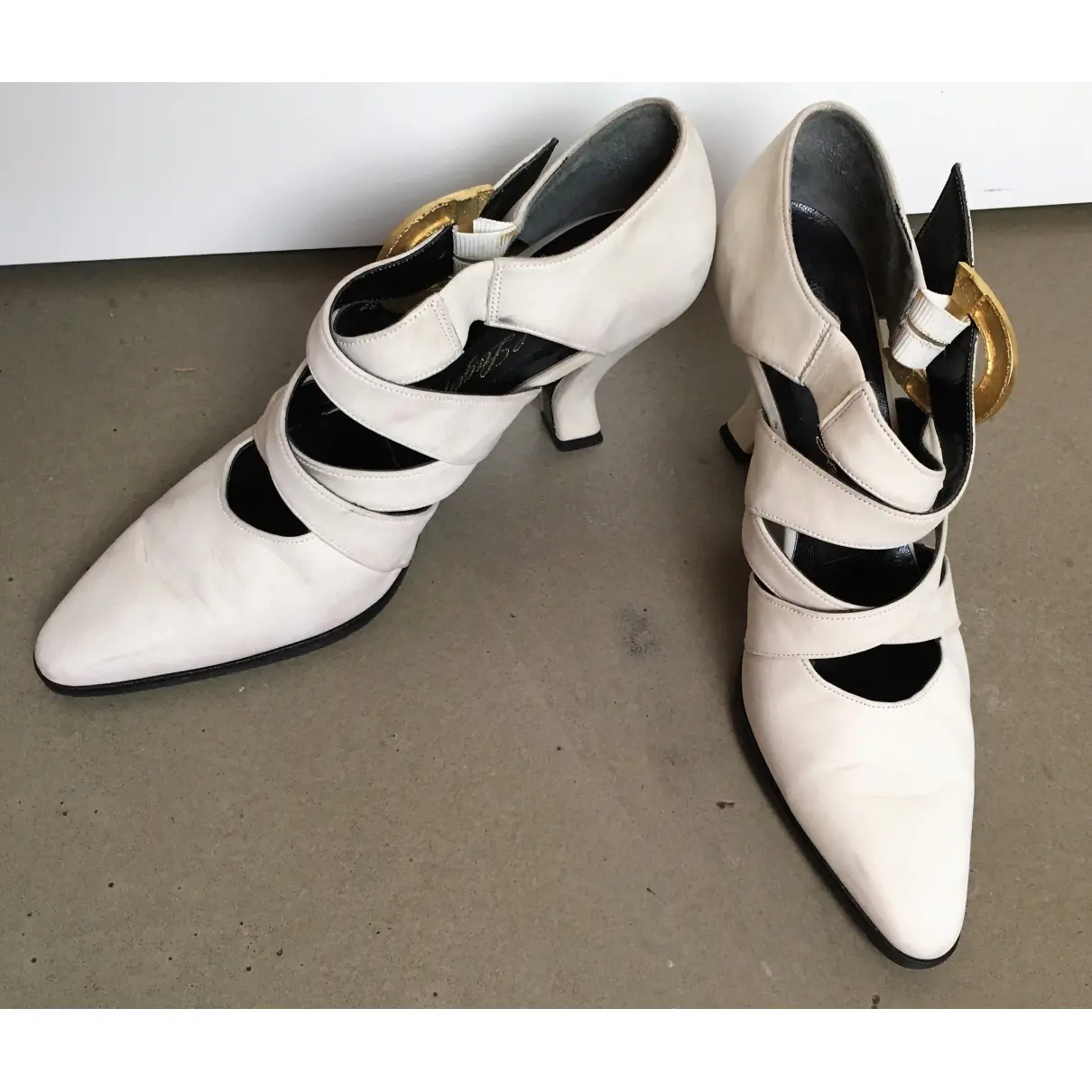 Buy Karl Lagerfeld Leather heels online - Vintage