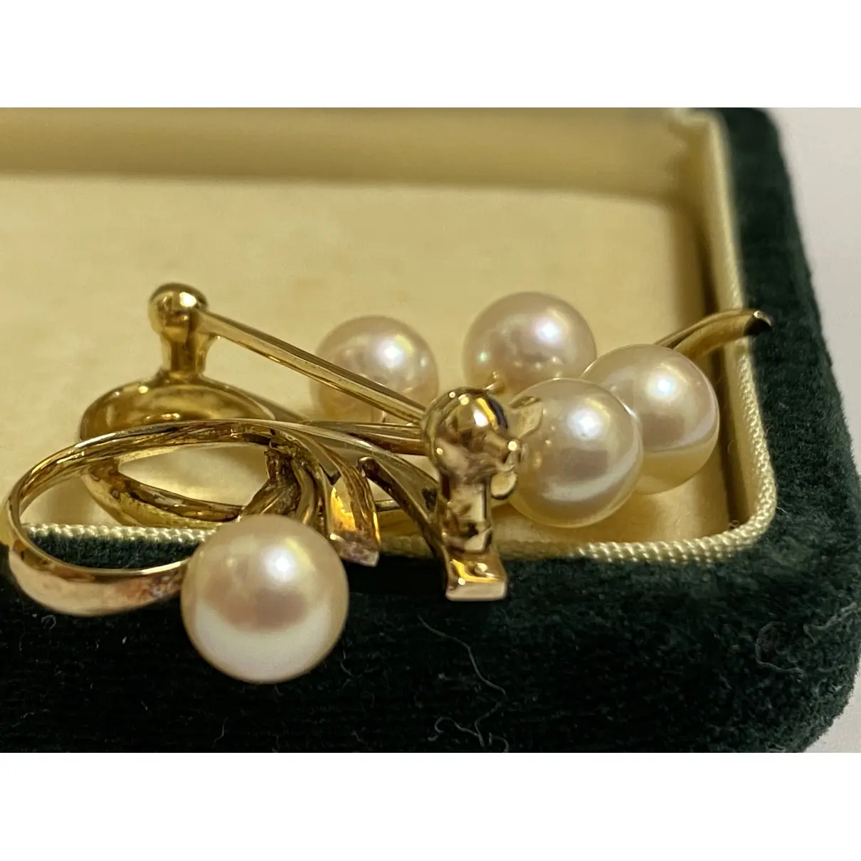 Luxury Mikimoto Pins & brooches Women