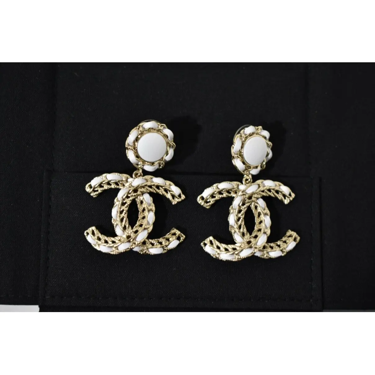 Leather earrings Chanel