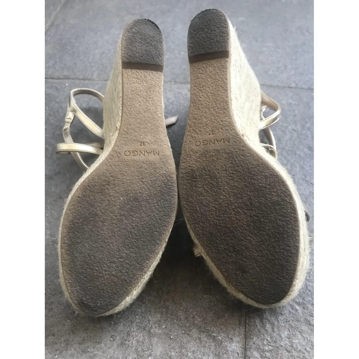 Leather sandals Mango