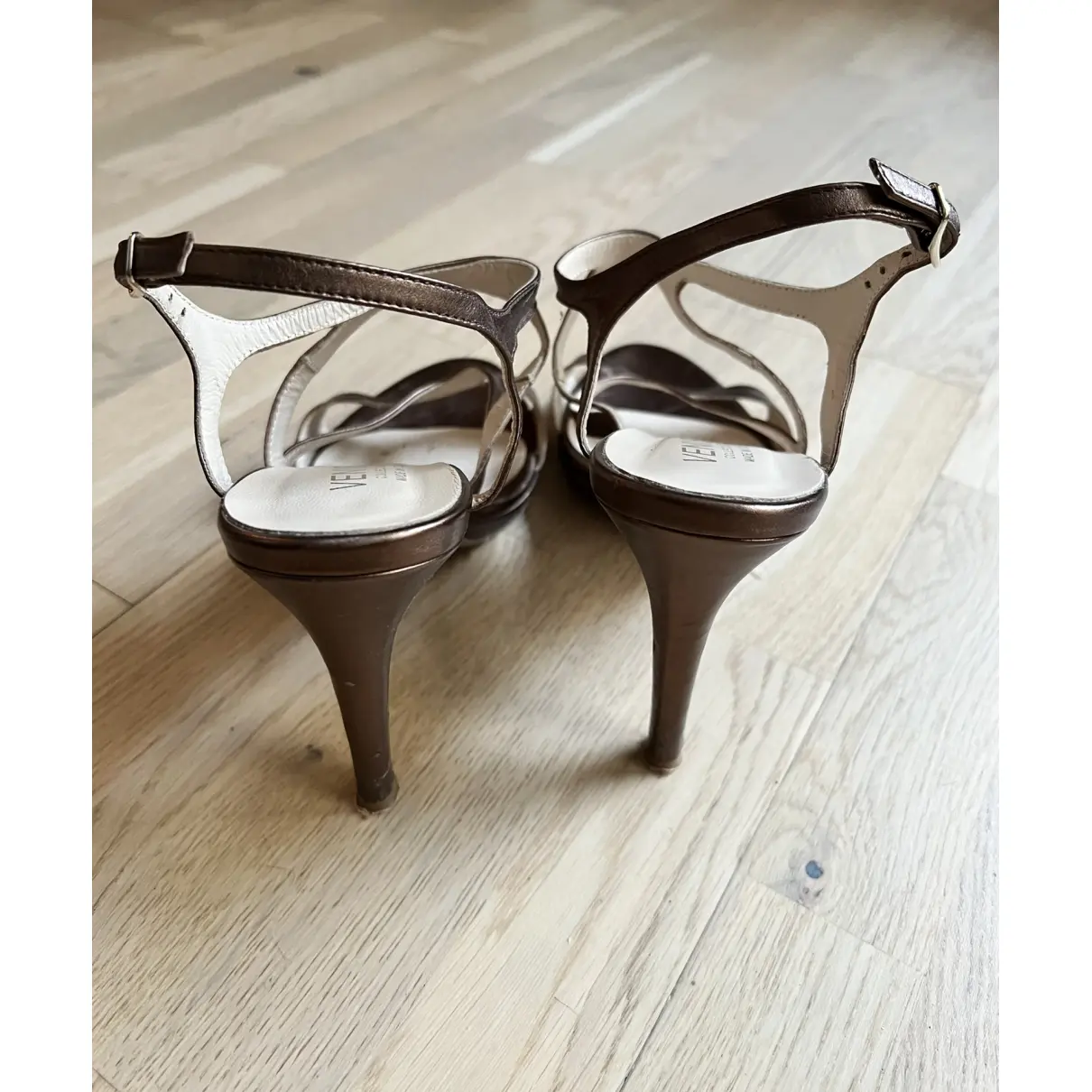 Leather sandals Venise Collection