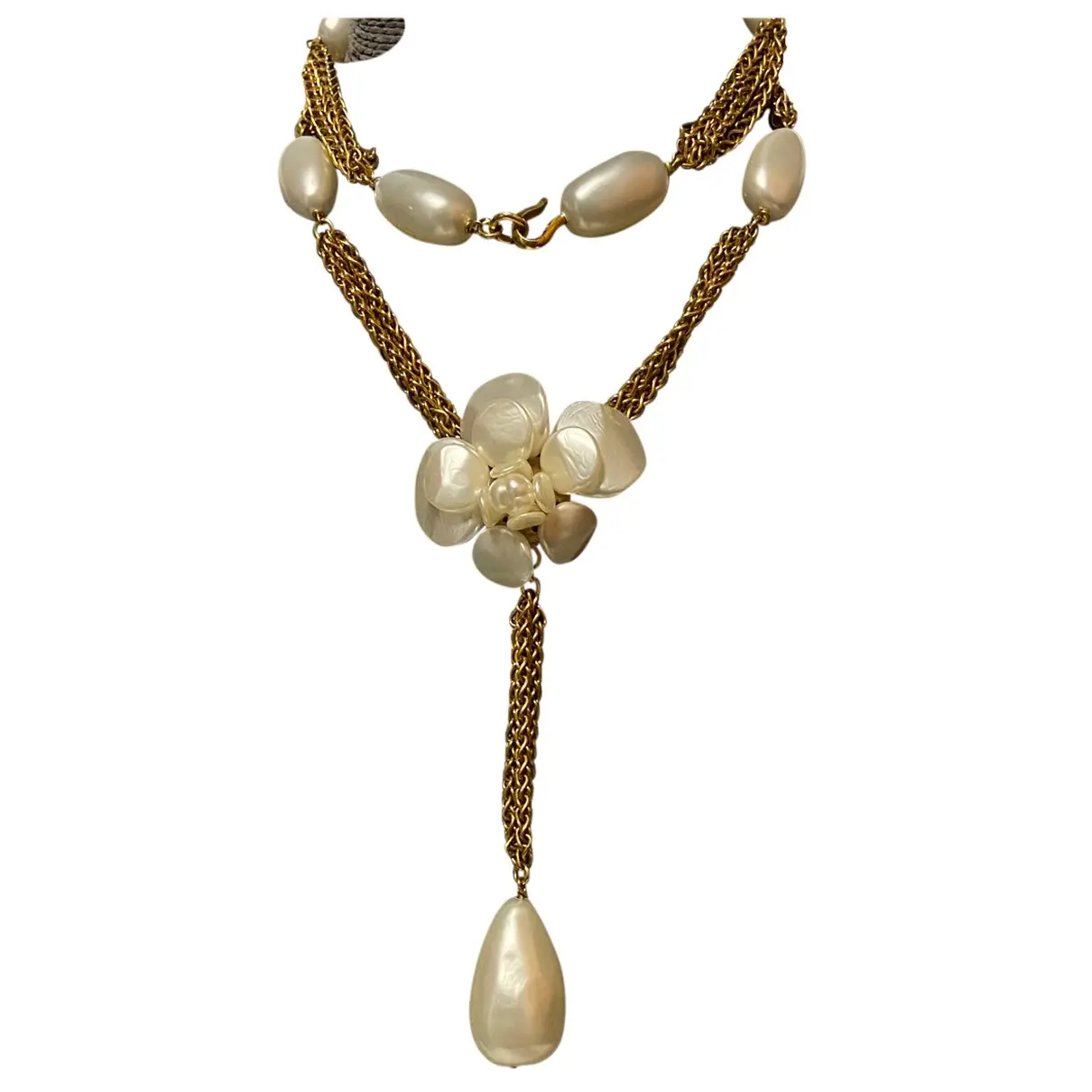 Camélia necklace