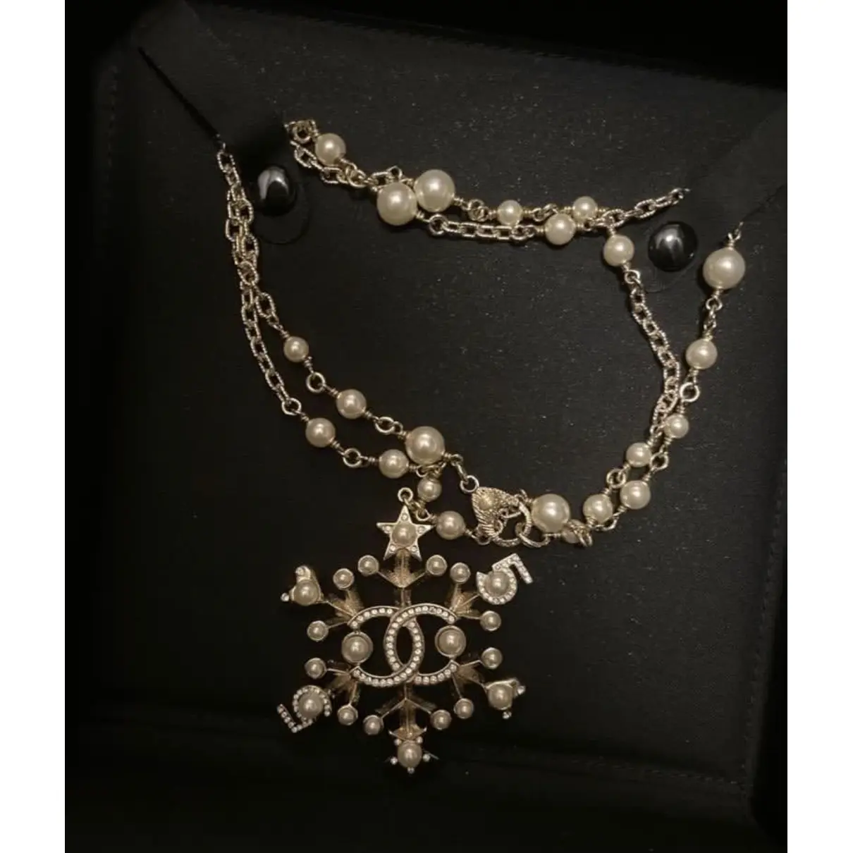 CC necklace Chanel
