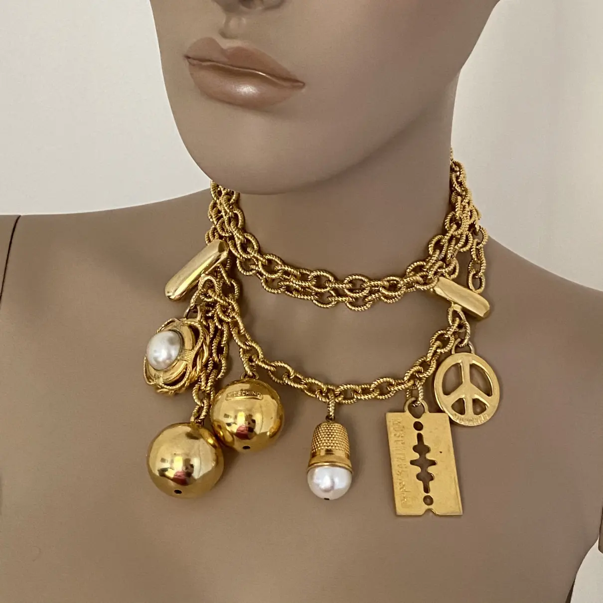 Luxury Moschino Necklaces Women - Vintage