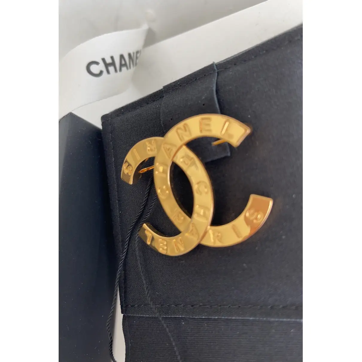 Pin & brooche Chanel