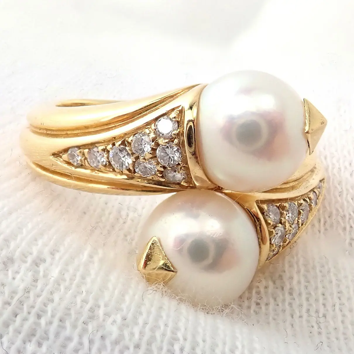 Pearl ring Bvlgari
