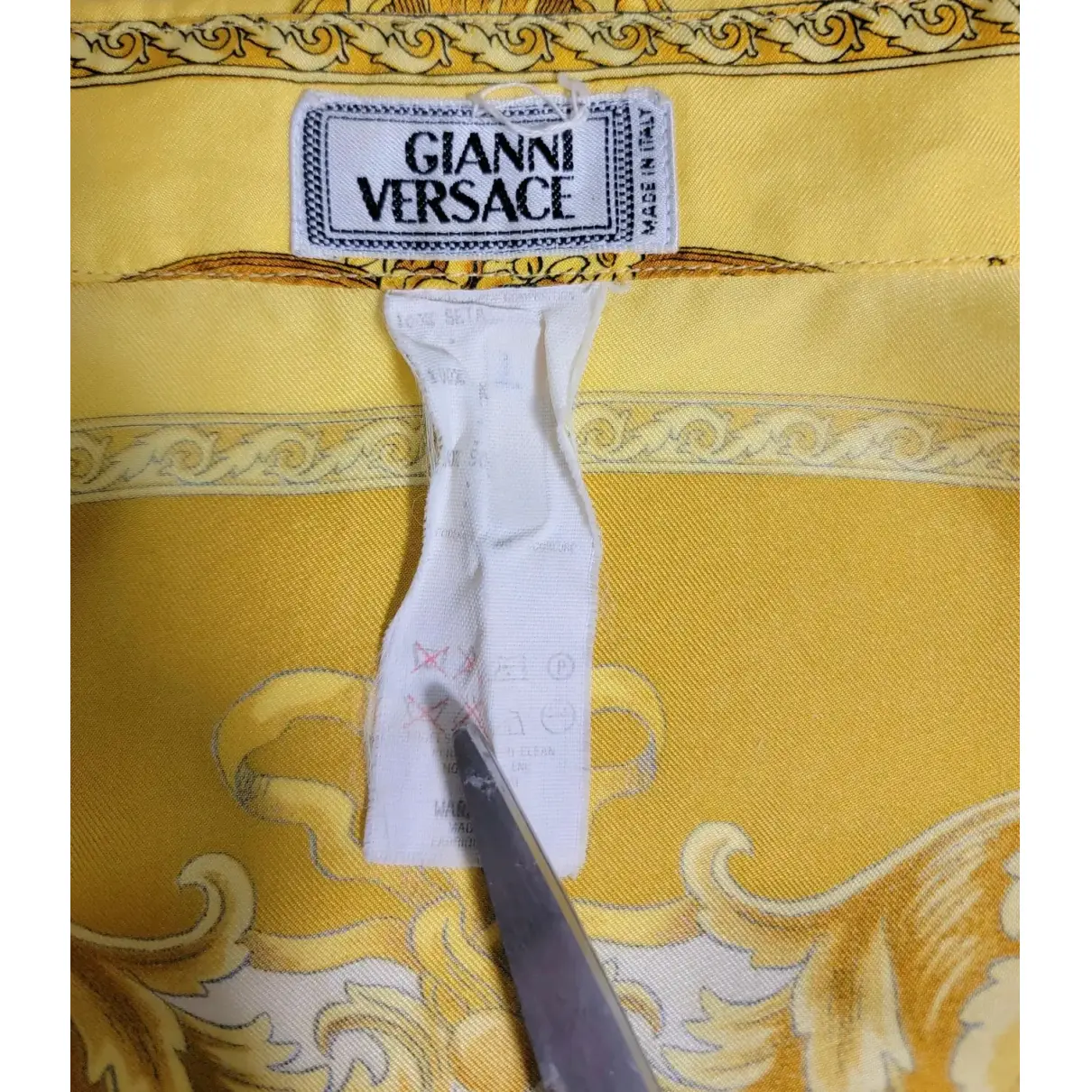 Silk shirt Gianni Versace Gold size M International in Silk - 28004745