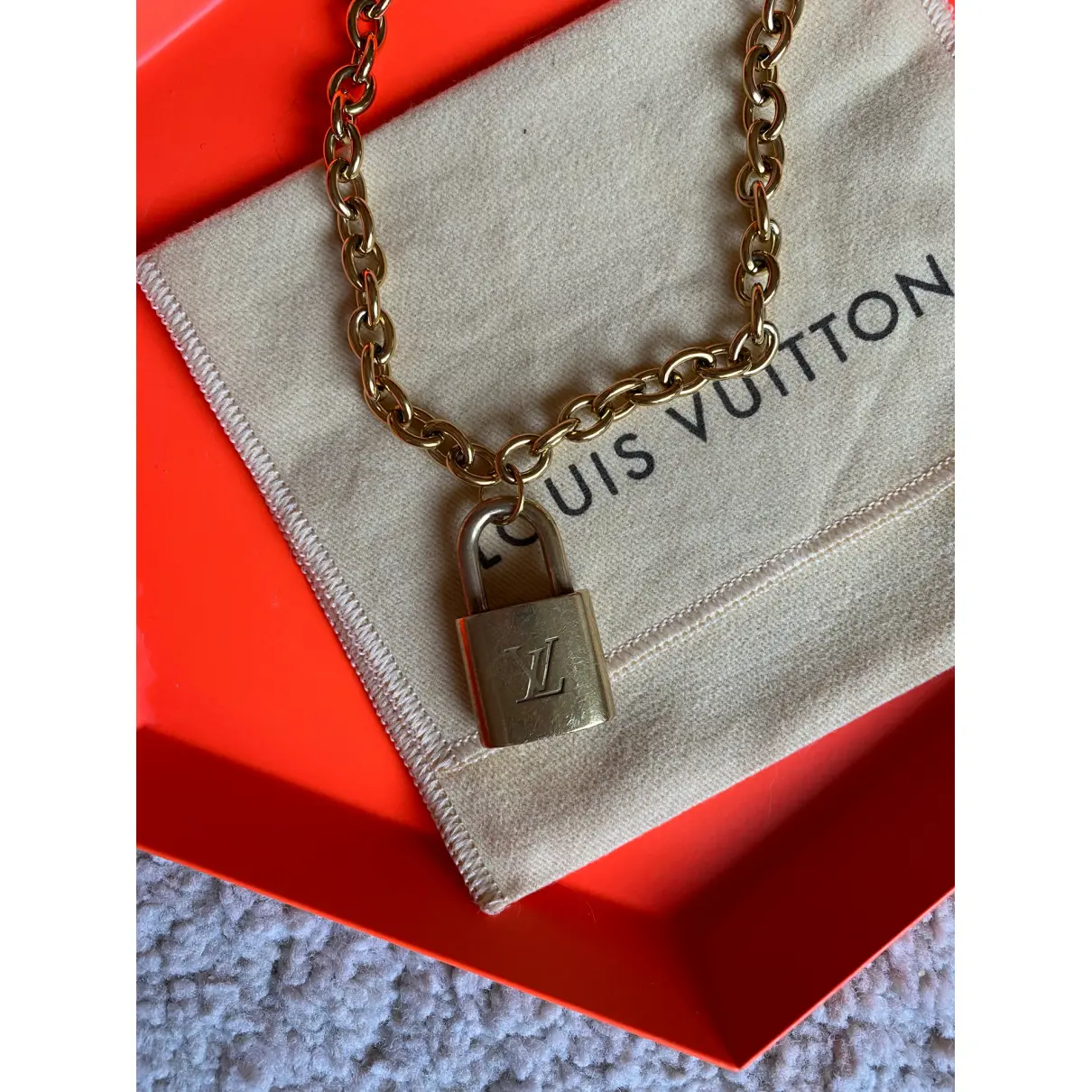 Buy Louis Vuitton Lockit necklace online - Vintage