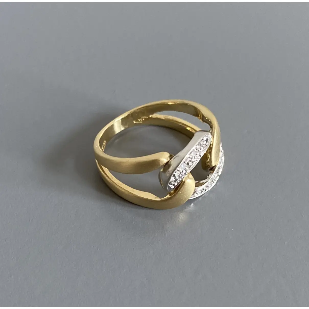 Buy Carl F. Bucherer Yellow gold ring online
