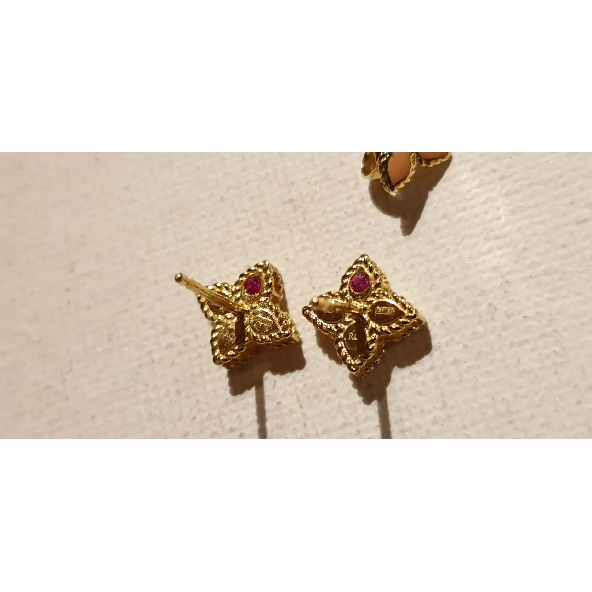 Buy Roberto Coin Yellow gold earrings online
