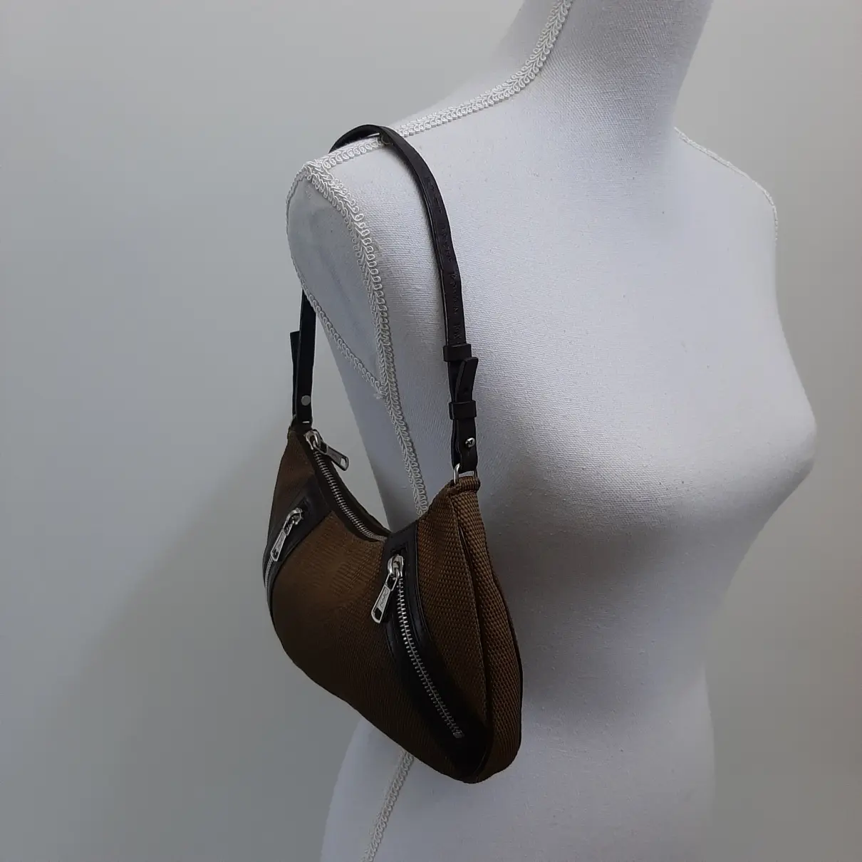 Buy Yves Saint Laurent Cloth handbag online