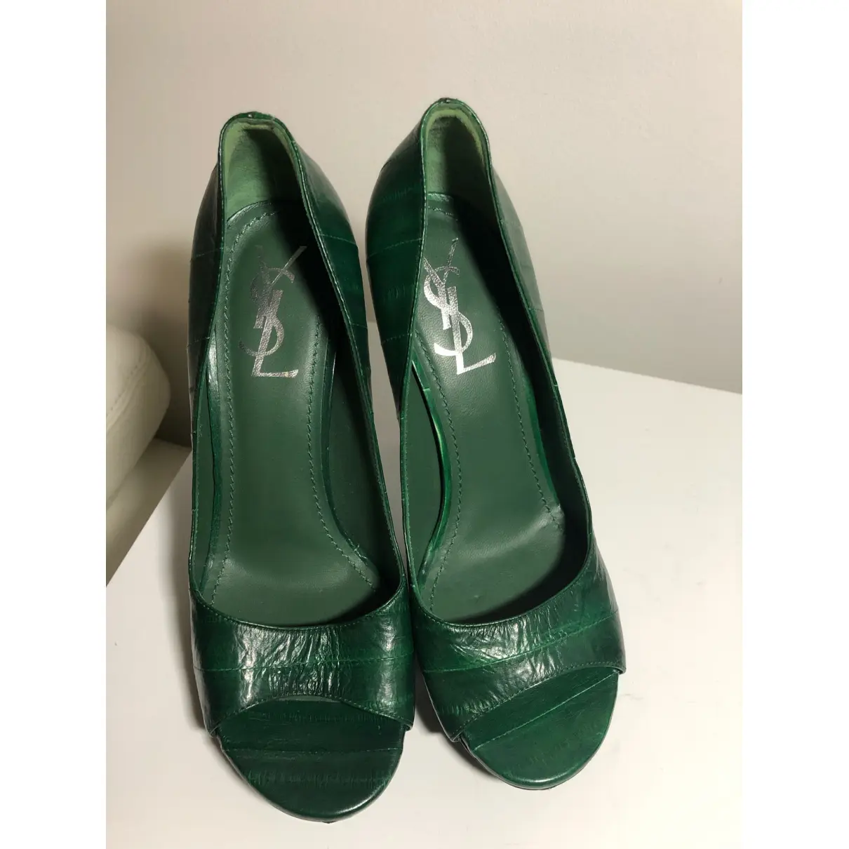 Buy Yves Saint Laurent Eel heels online - Vintage