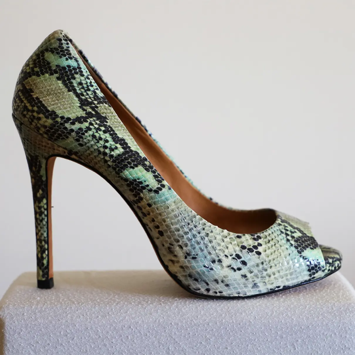 Leather heels Ann Taylor