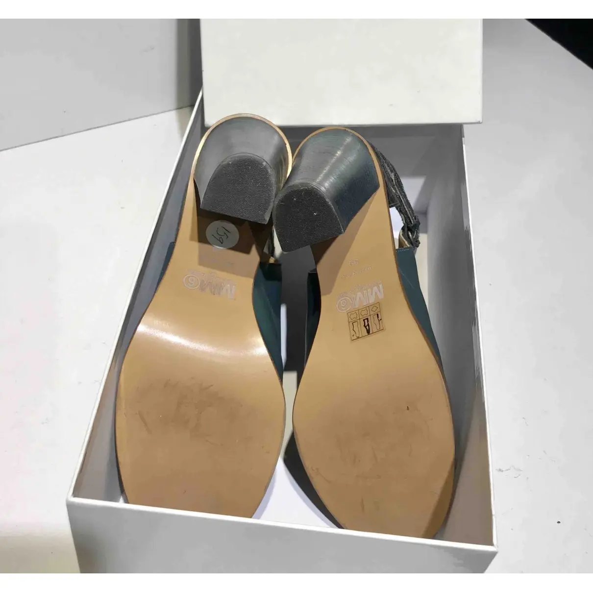 Leather heels MM6