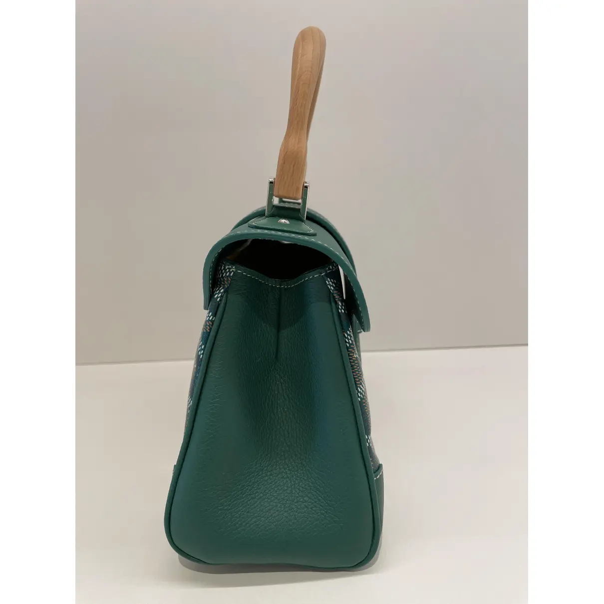 Buy Goyard Saïgon leather handbag online