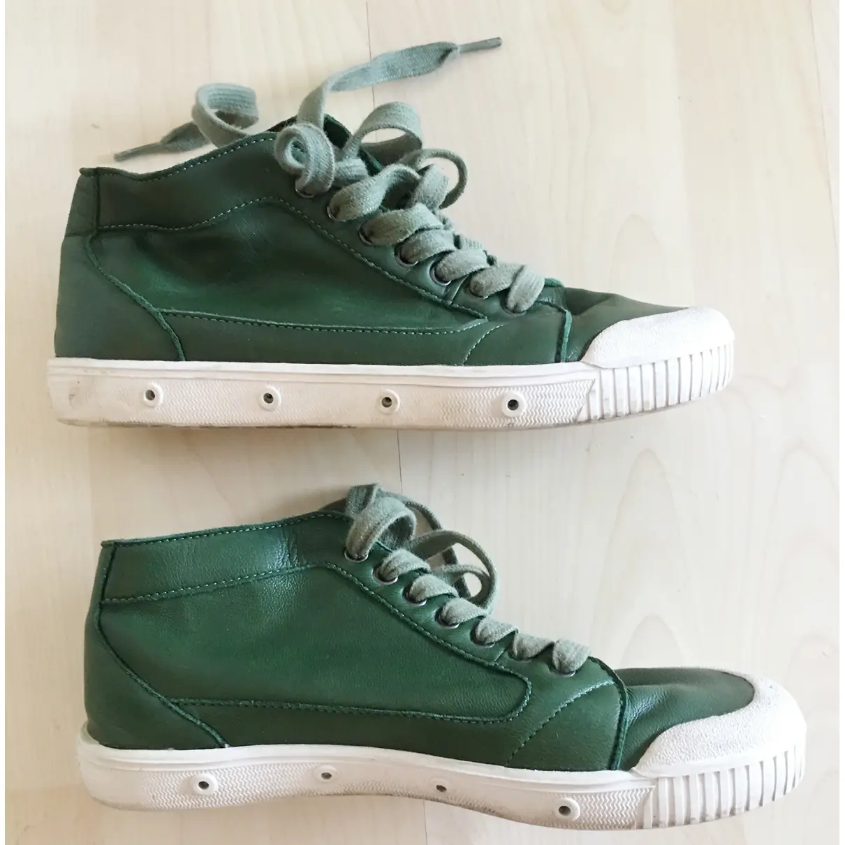 Buy Spring Court Leather trainers online