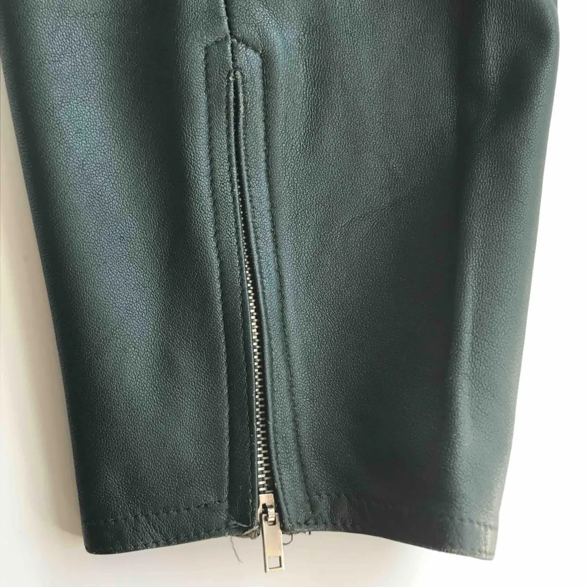 Buy Thierry Mugler Leather trousers online - Vintage