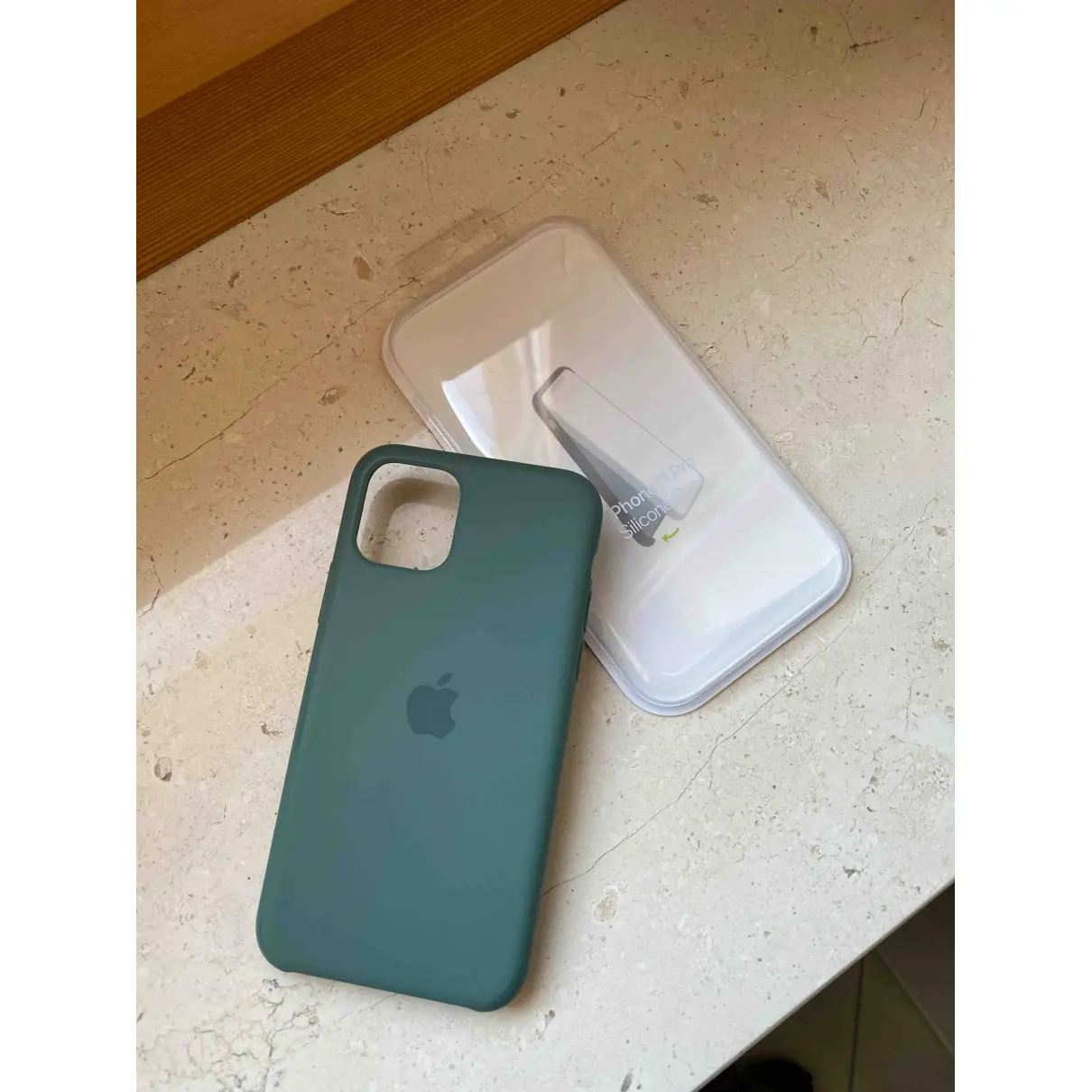 Buy Apple Iphone case online
