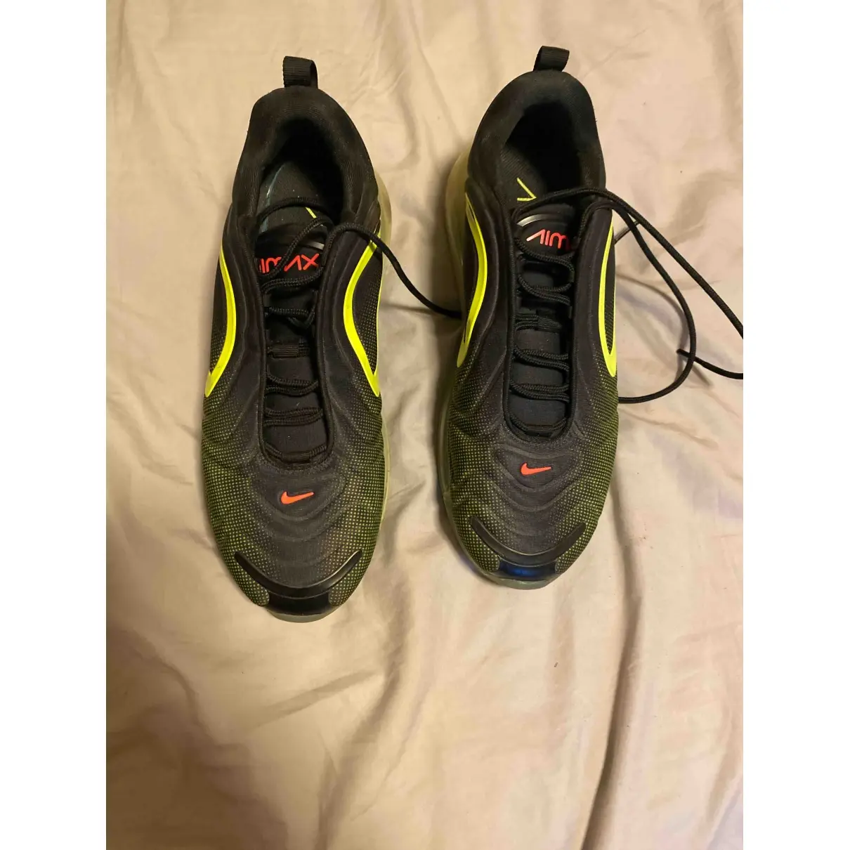 Buy Nike Air Max 720 low trainers online