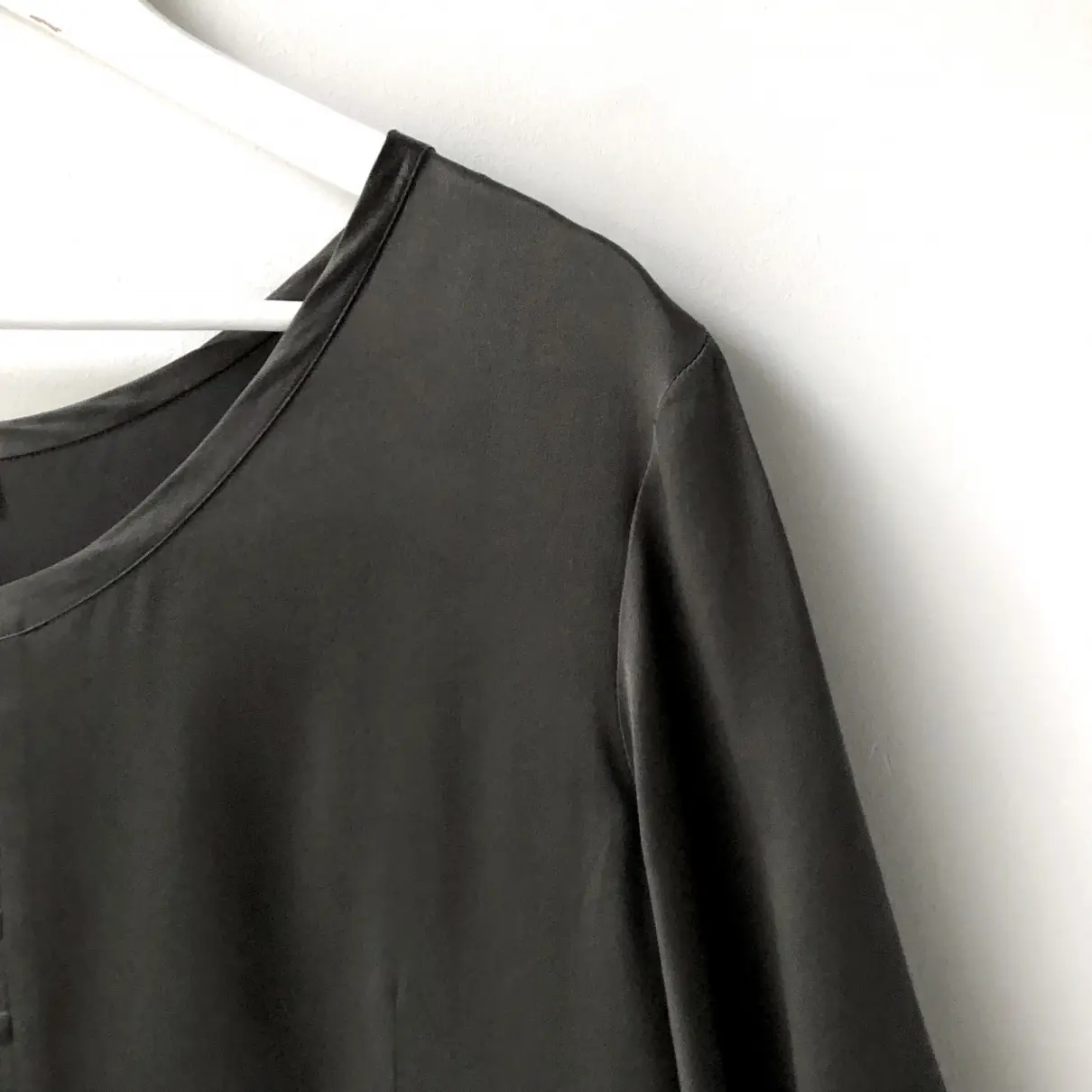 Buy Dries Van Noten Silk mid-length dress online - Vintage