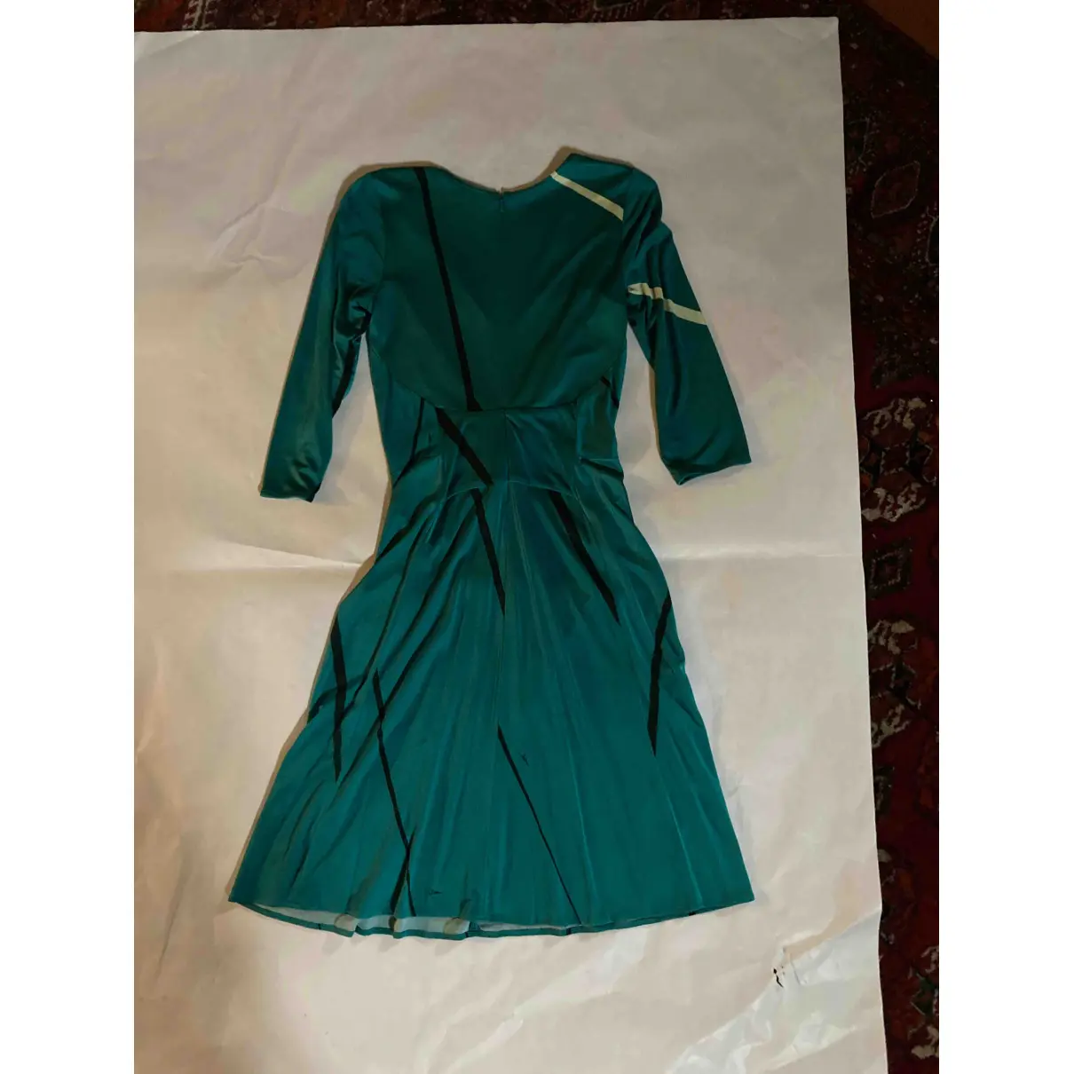 Buy Issa Silk mid-length dress online