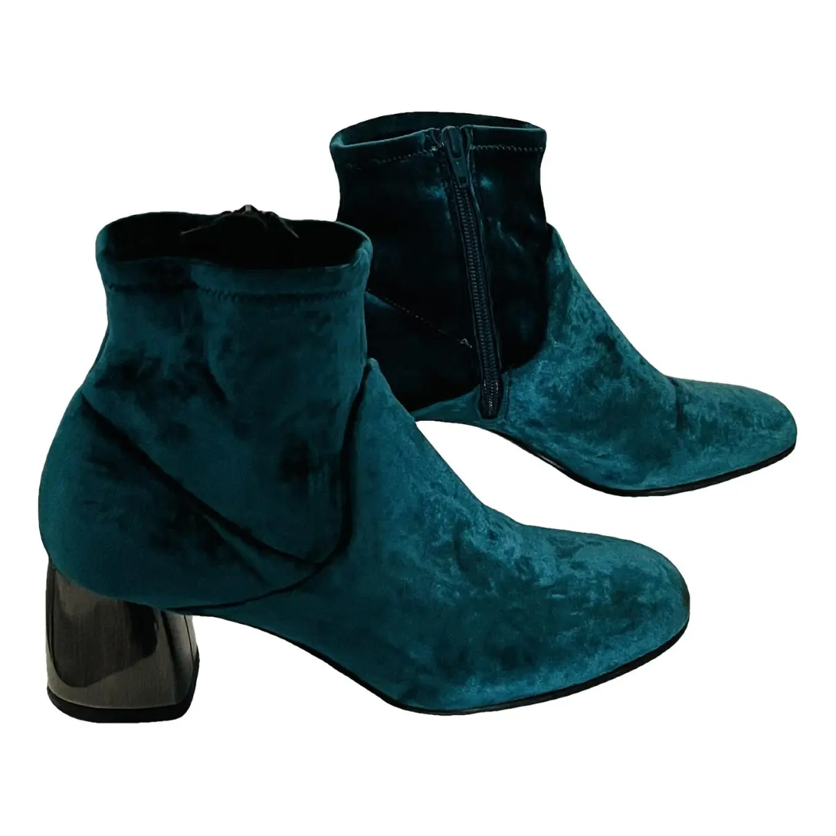 Velvet boots