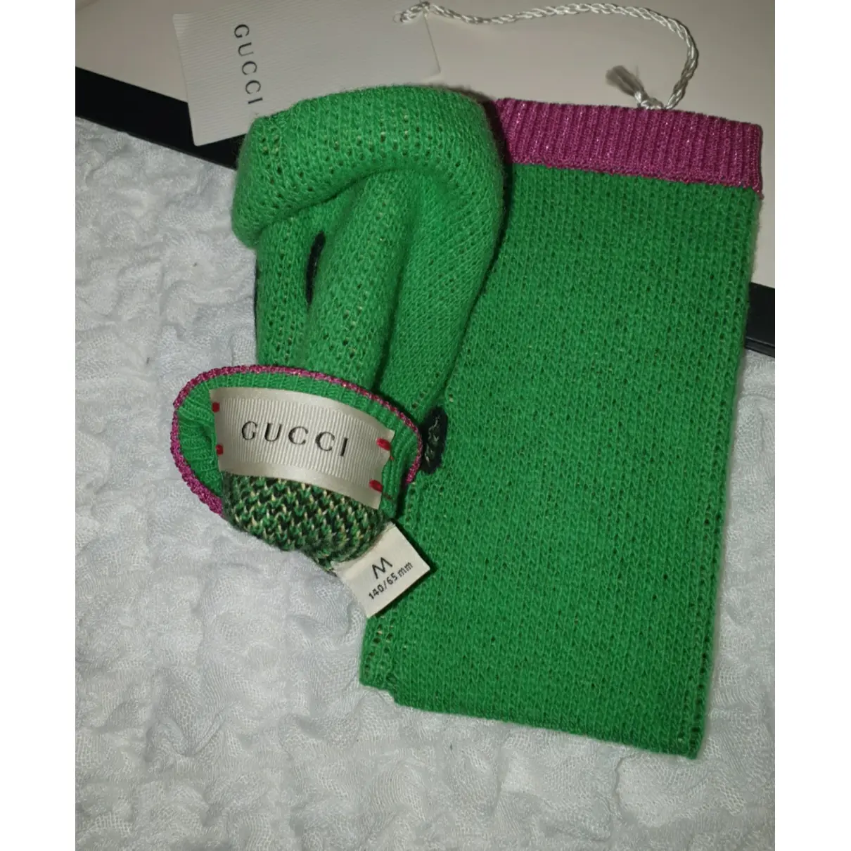 Wool hat & gloves Gucci