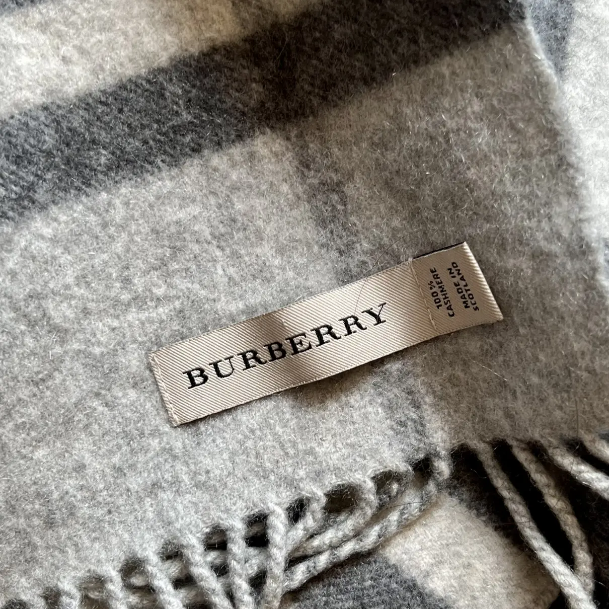 Luxury Burberry Scarves Women