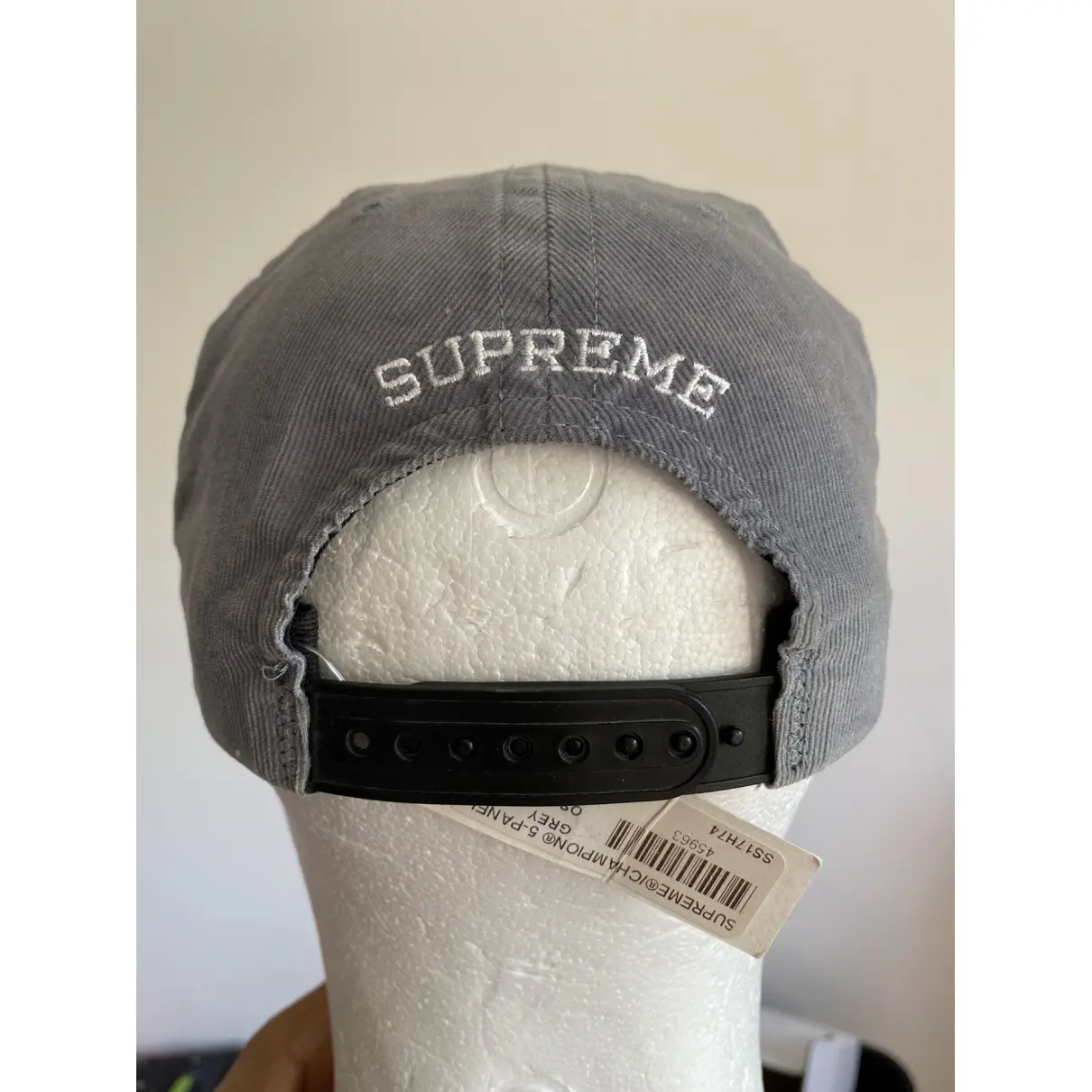 Hat Supreme x Champion