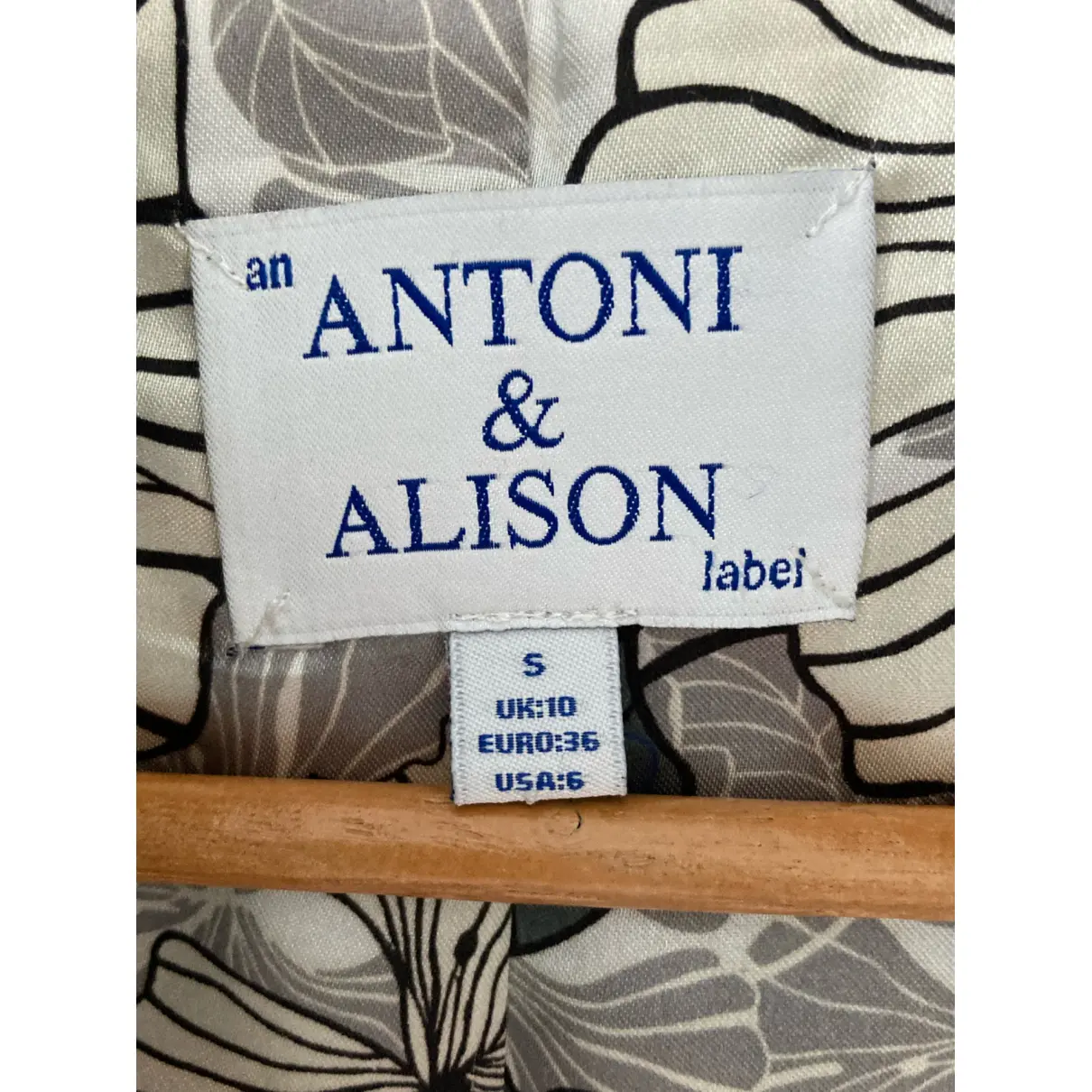 Luxury Antoni and Alison Coats Women