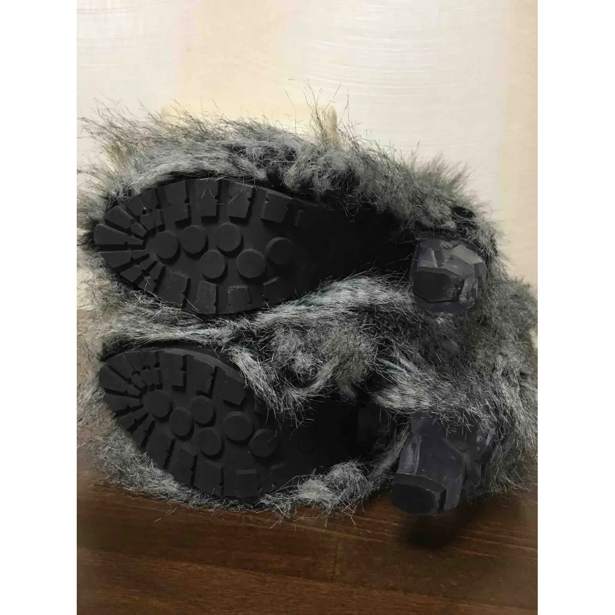 Faux fur snow boots Chanel