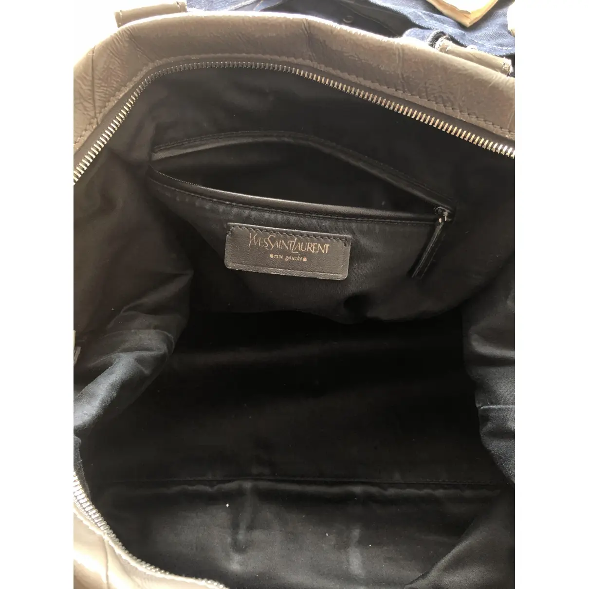 Buy Yves Saint Laurent Easy leather handbag online