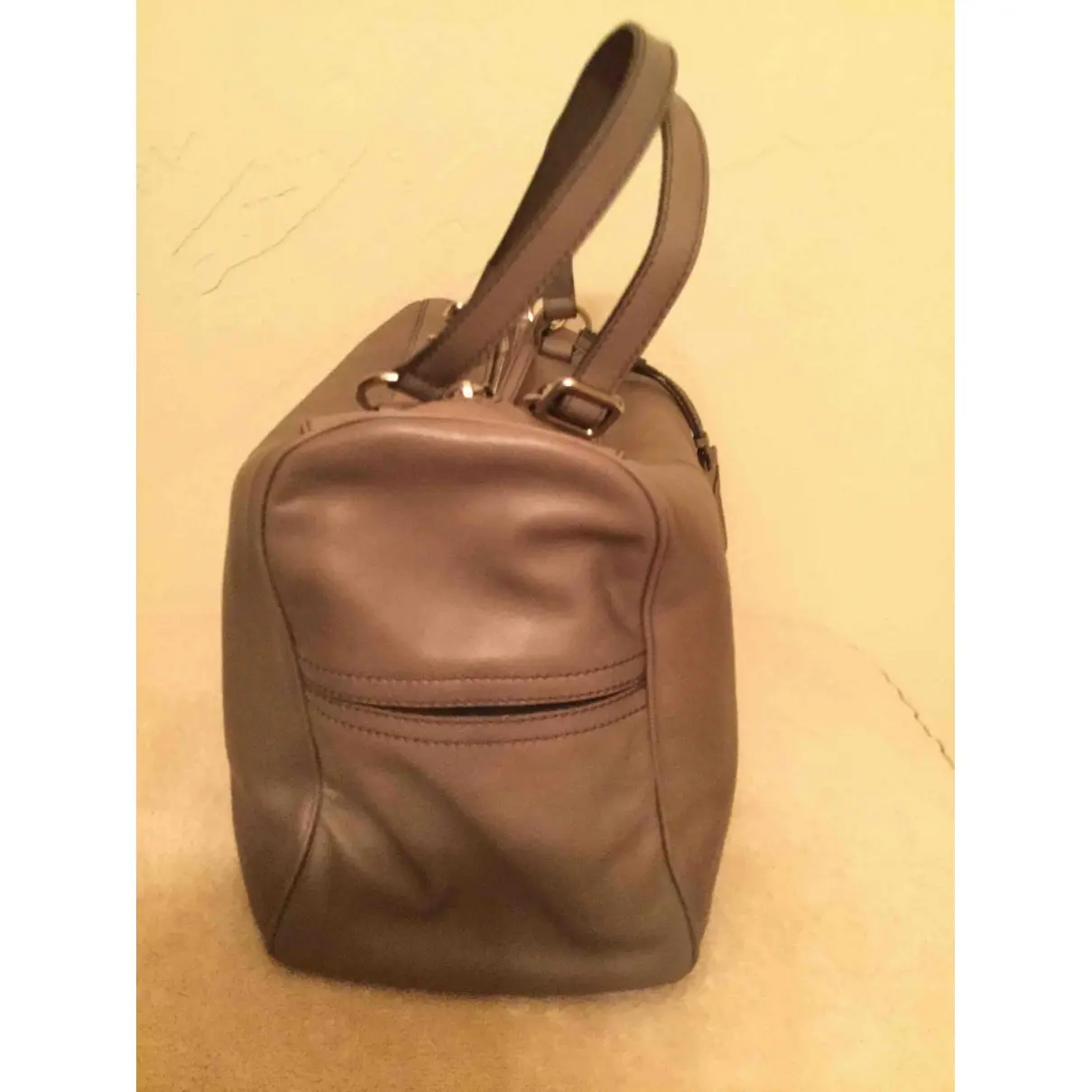 Buy Yves Saint Laurent Easy leather handbag online - Vintage