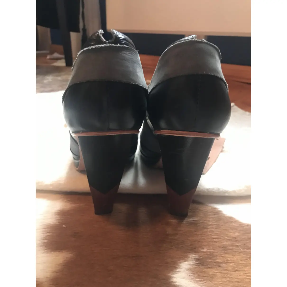 Leather heels Finsk