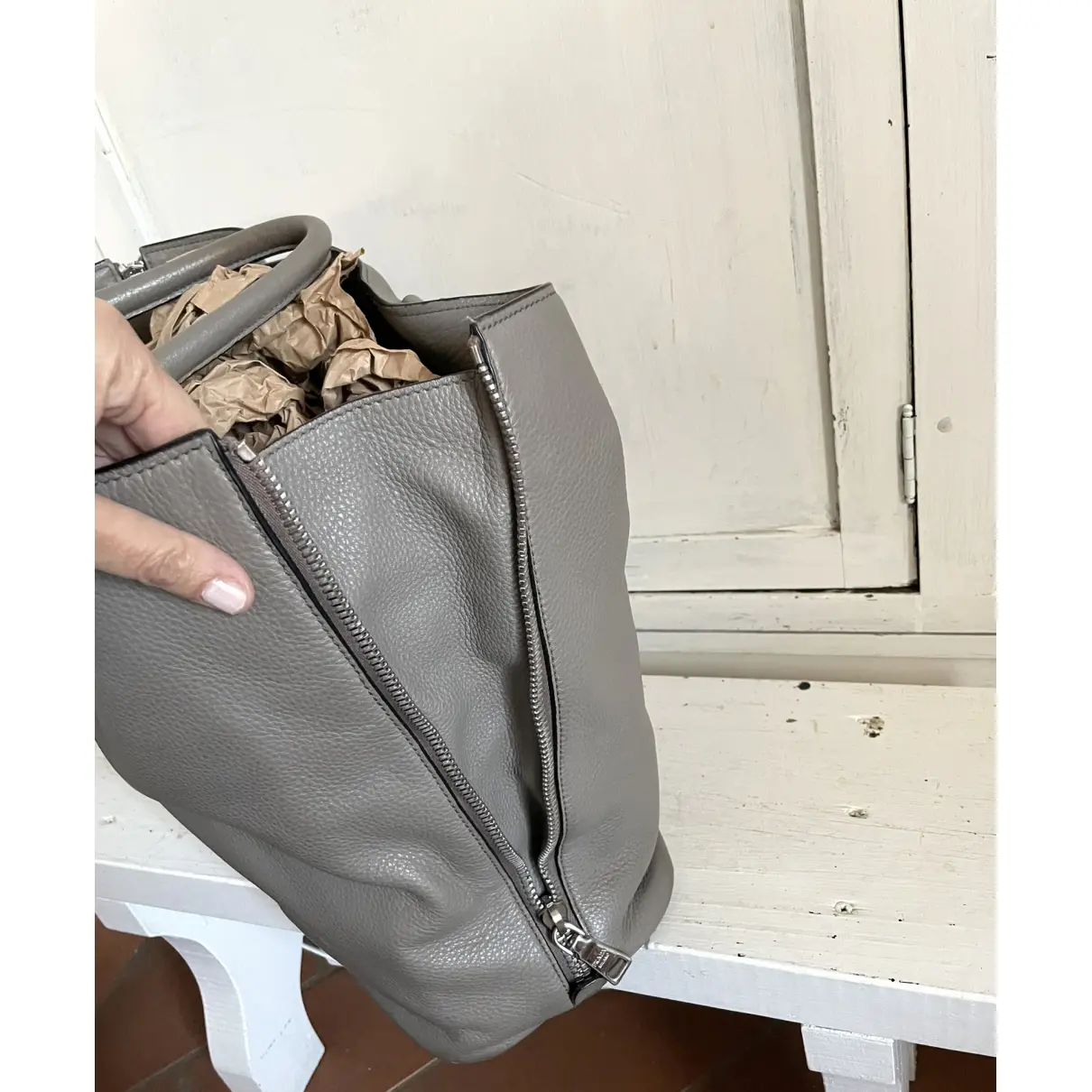 Monochrome leather handbag Prada