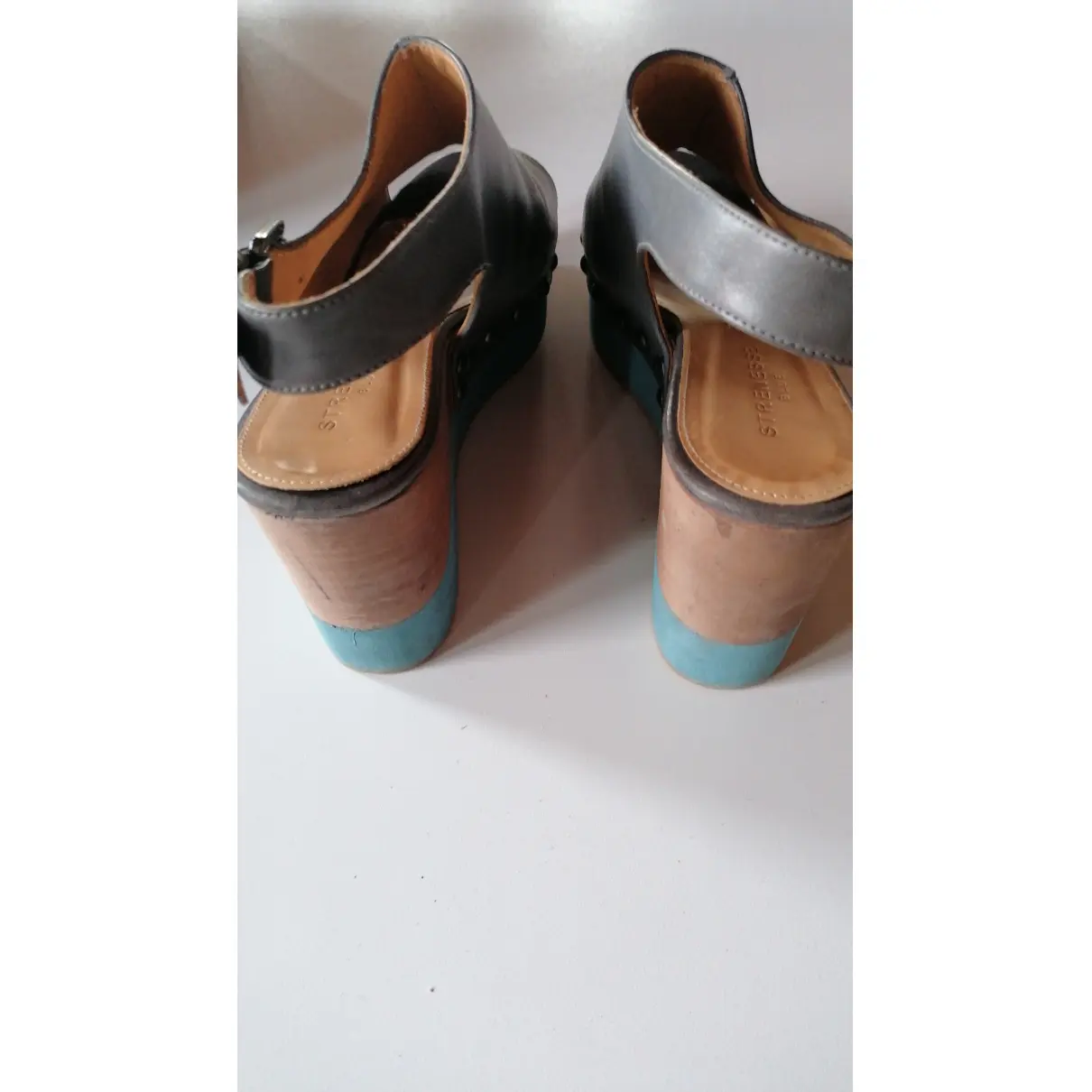 Leather mules & clogs Strenesse