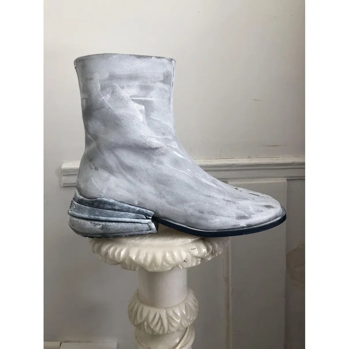 Buy Maison Martin Margiela Tabi leather boots online