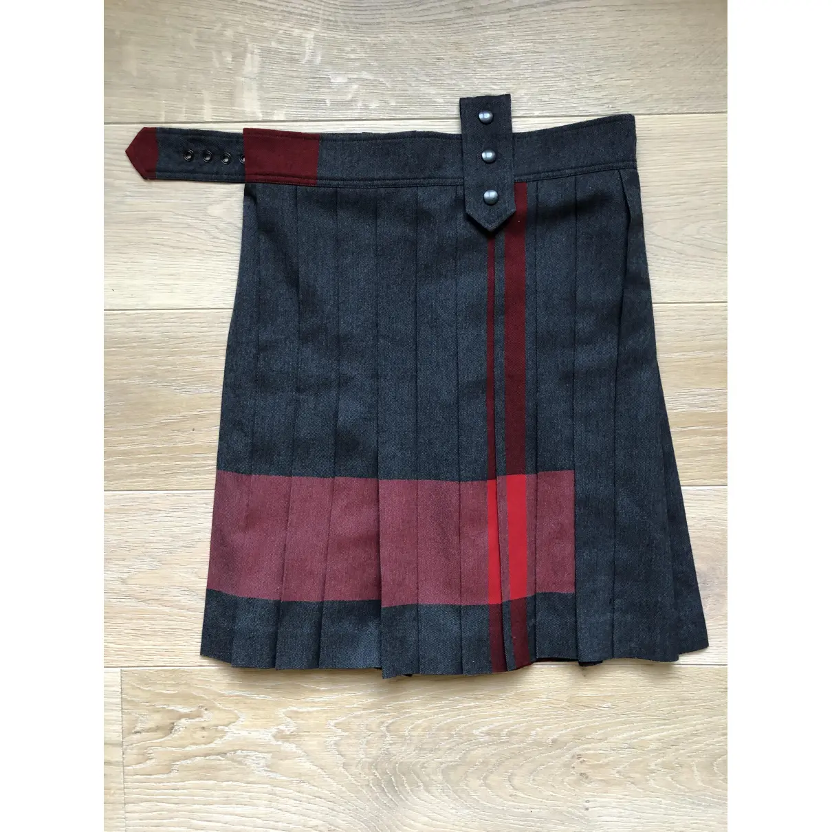 Buy Y's Linen skirt online