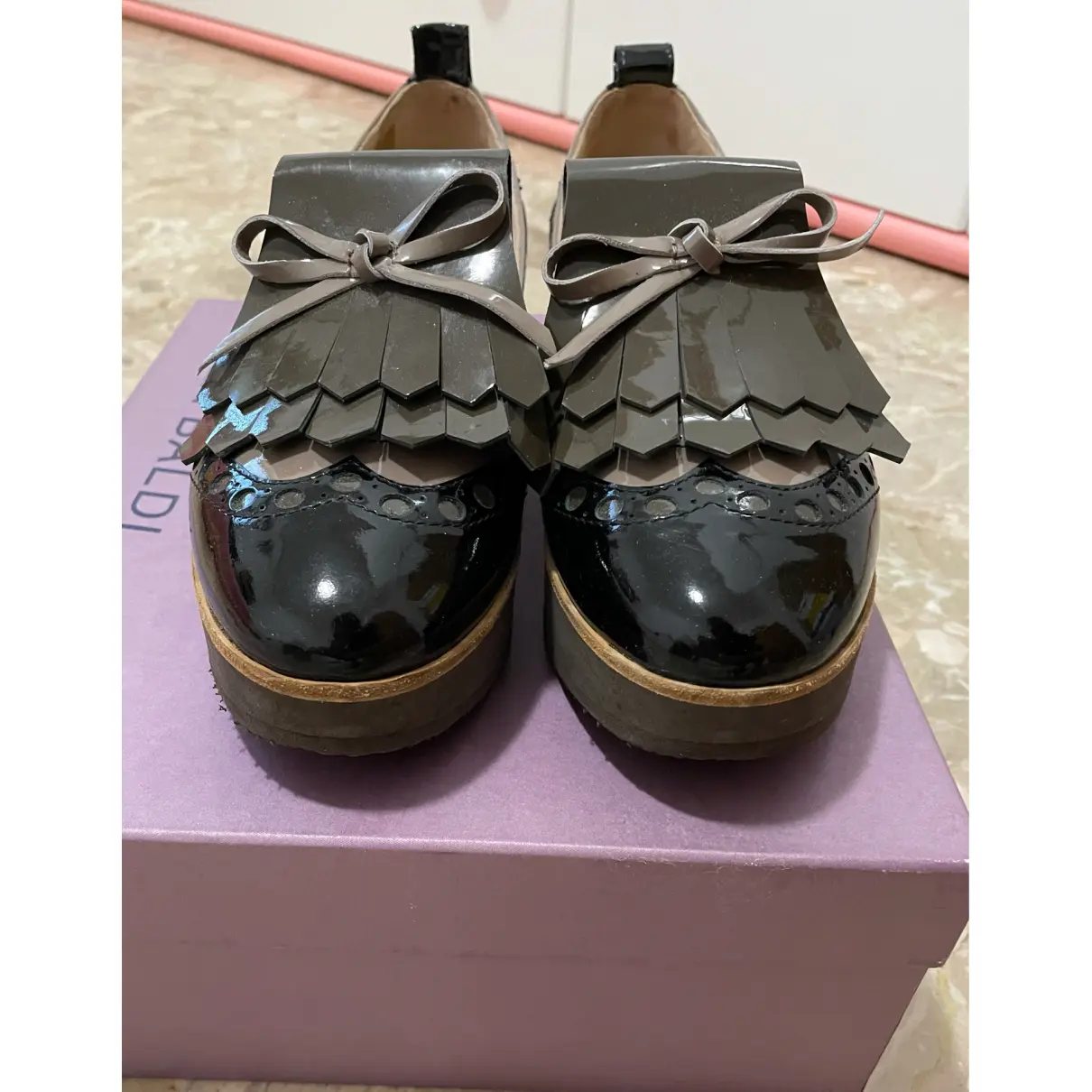 Patent leather heels Lella Baldi
