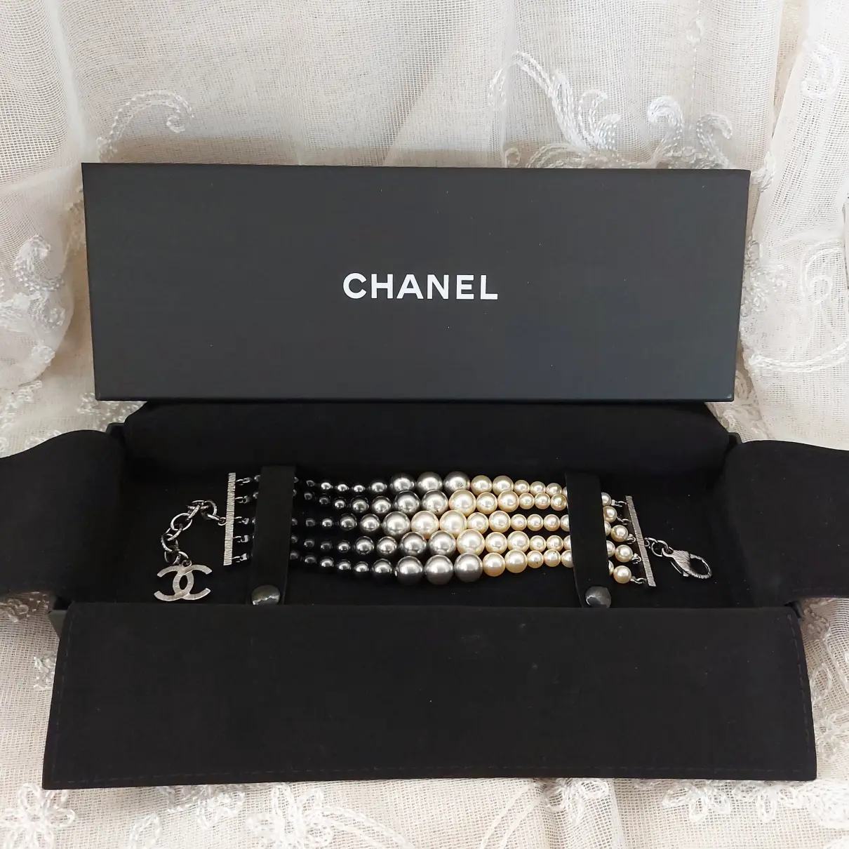 Pearls bracelet Chanel