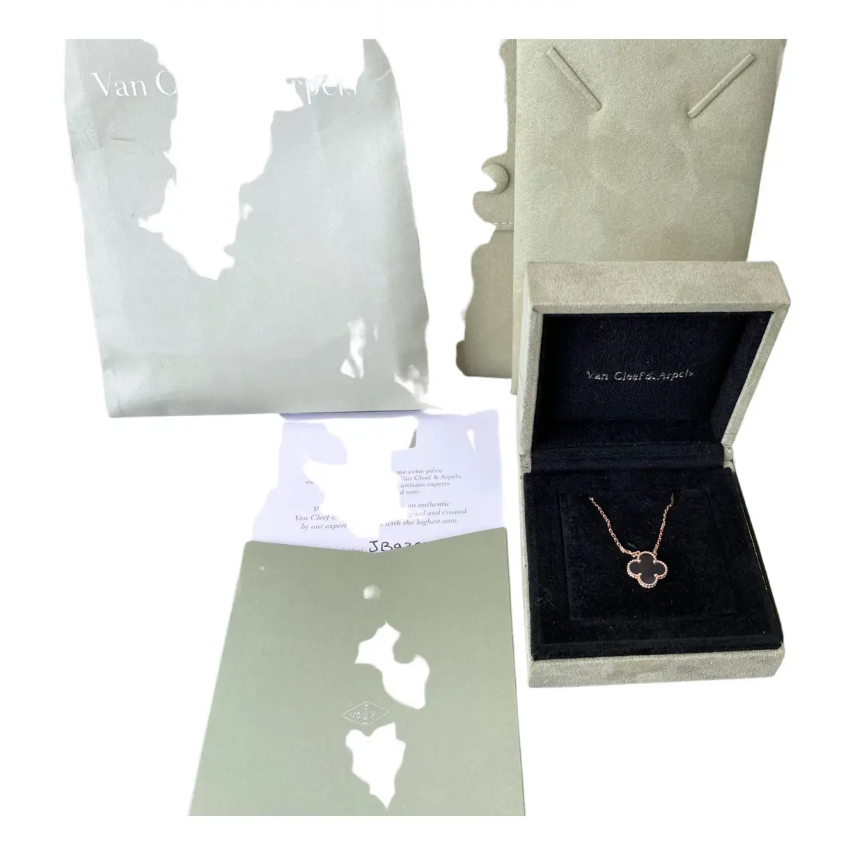Luxury Van Cleef & Arpels Necklaces Women
