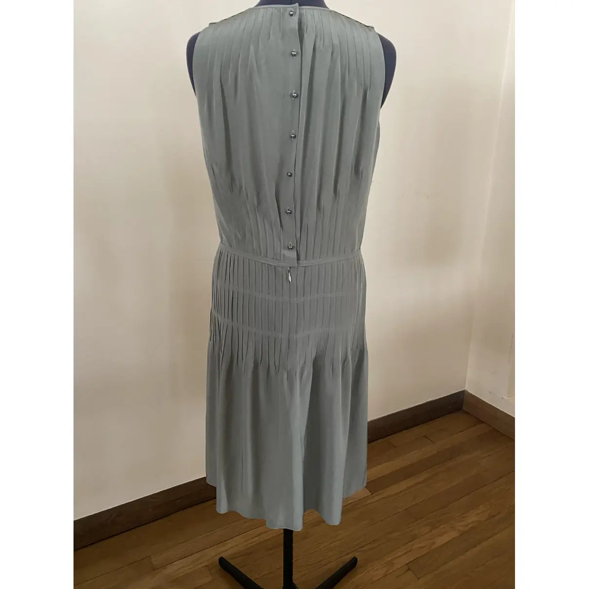 Buy Chanel Silk mid-length dress online - Vintage