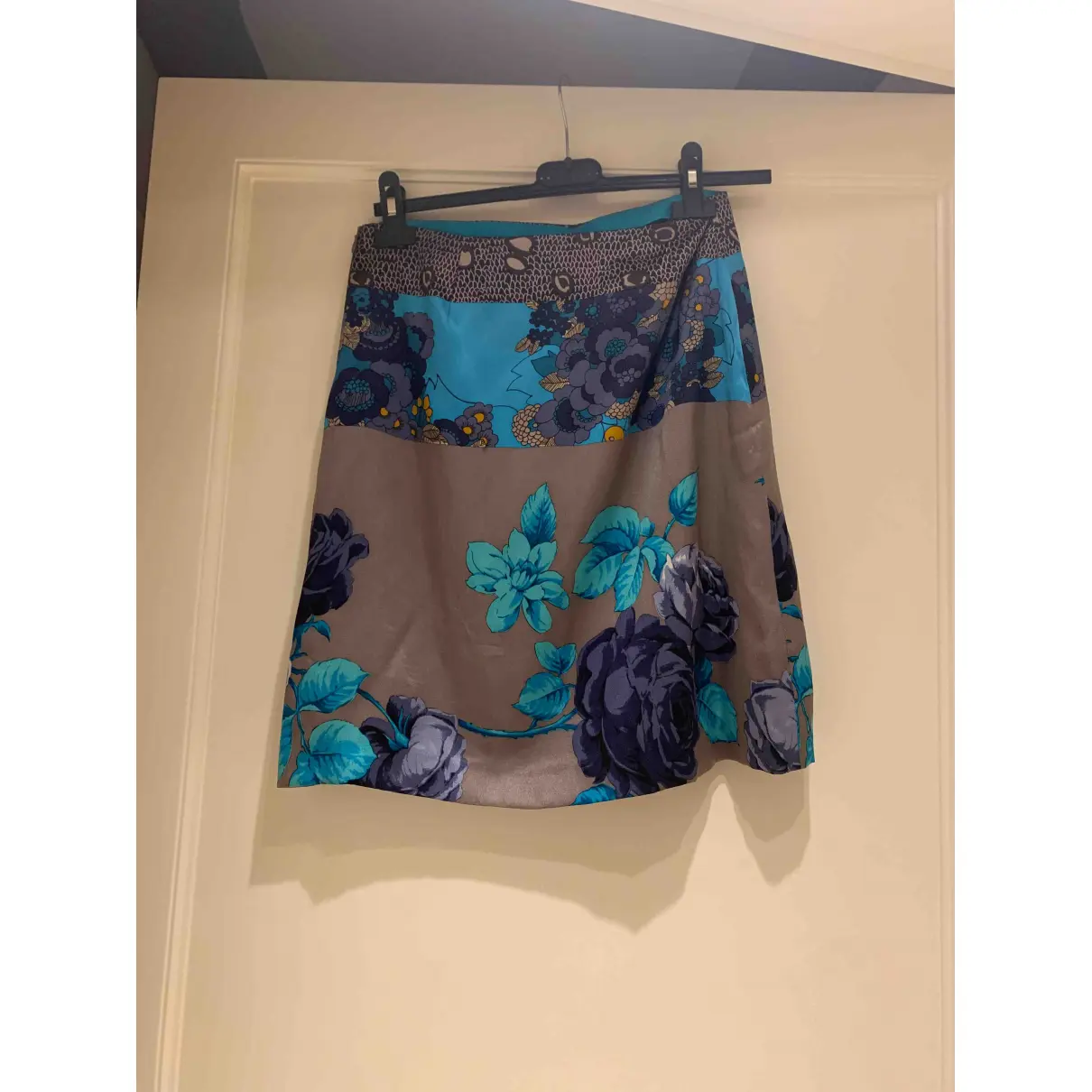 Buy Maliparmi Silk mid-length skirt online