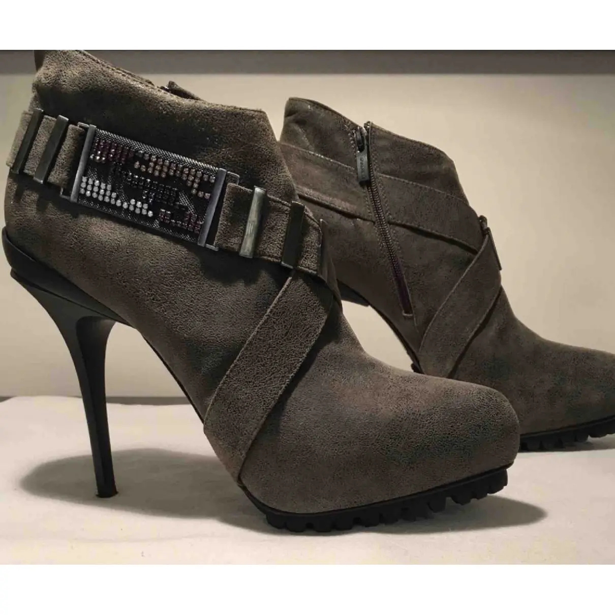 Buy Le Silla Leather ankle boots online