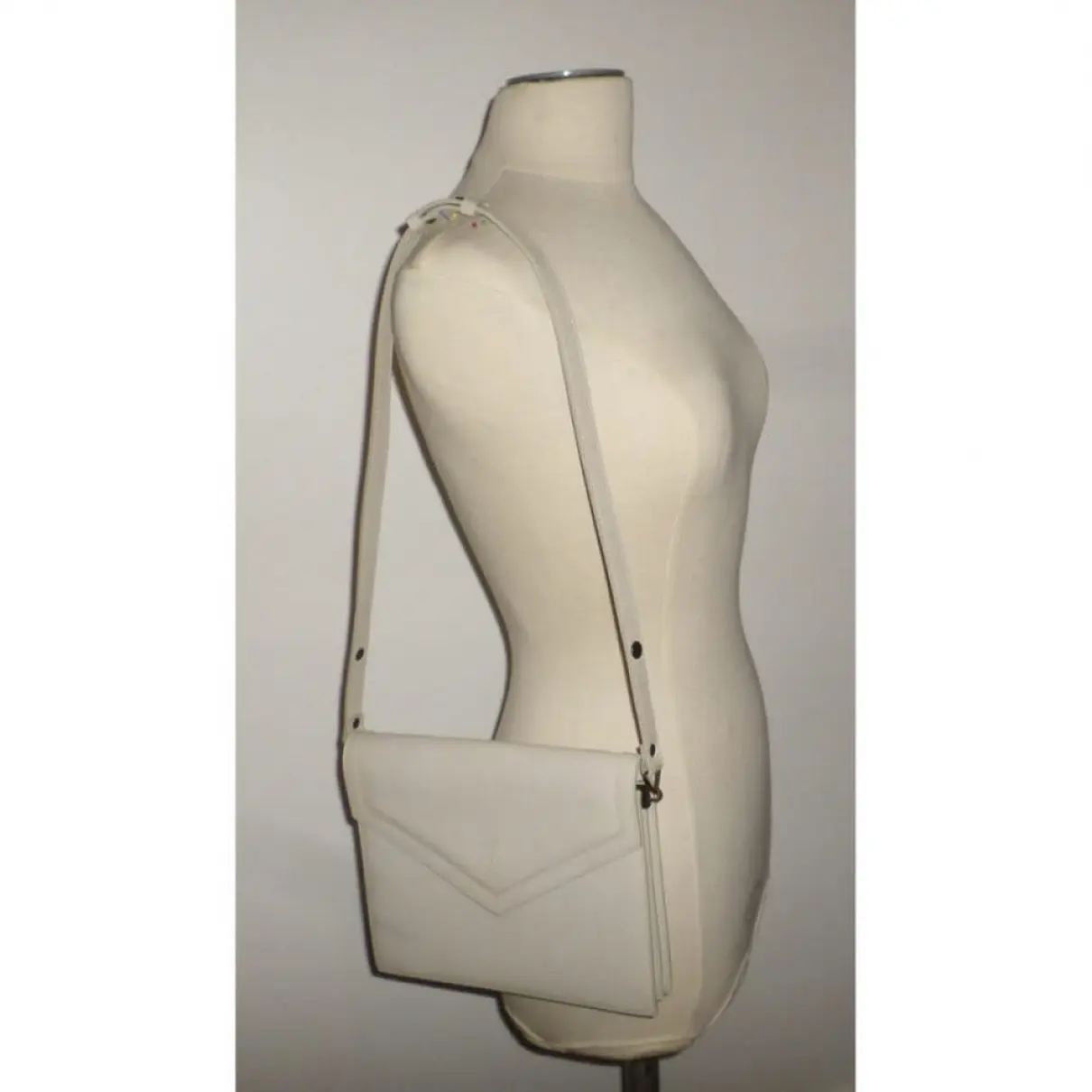 Luxury Yves Saint Laurent Handbags Women - Vintage