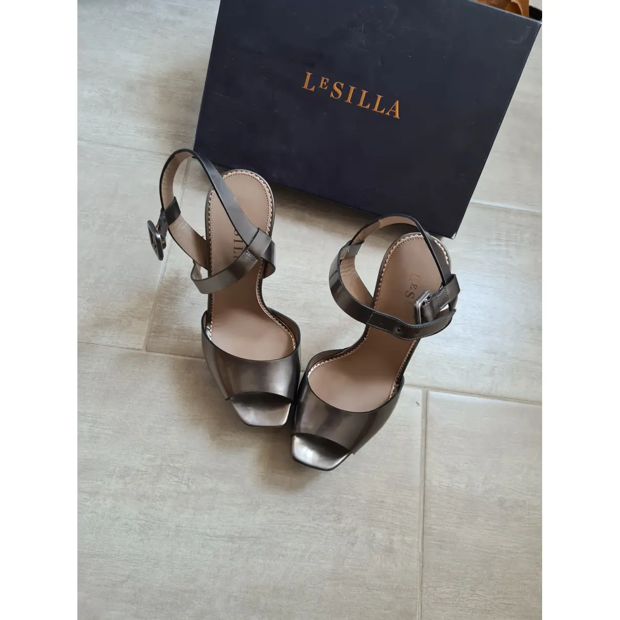 Buy Le Silla Leather sandals online